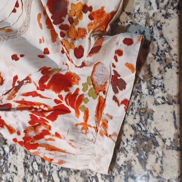 Pretty blouse - Picture 4 of 4